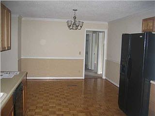 4th image of 902 Sunny Dell Cir