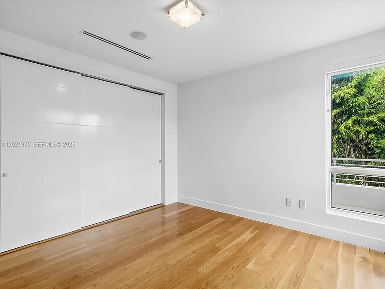 125 Hampton Ln — Photo 61