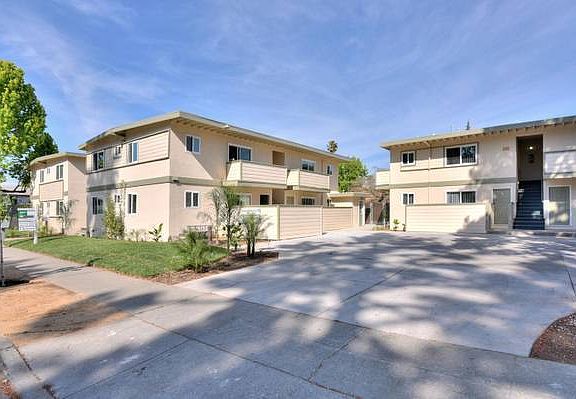5th image of 954 Ravenscourt Ave #4