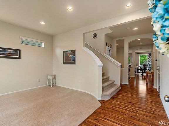 5th image of 2423 Burlwood St NE