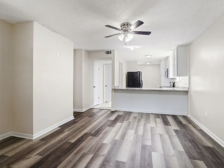 12822 Hodges Ln #105 — Photo 4