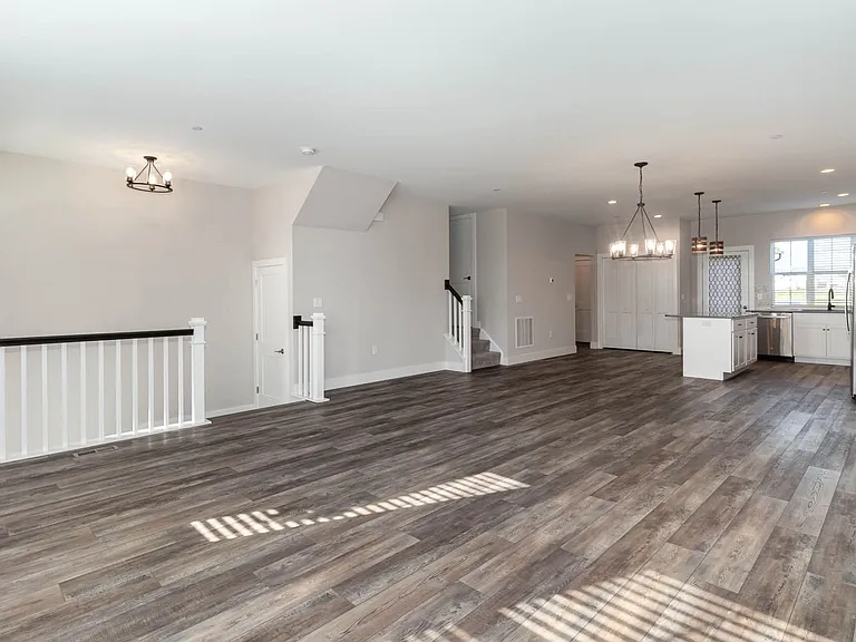 102 Stickley Dr — Photo 5