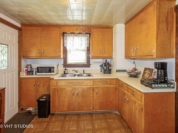 3rd image of 1414 Highland Ave