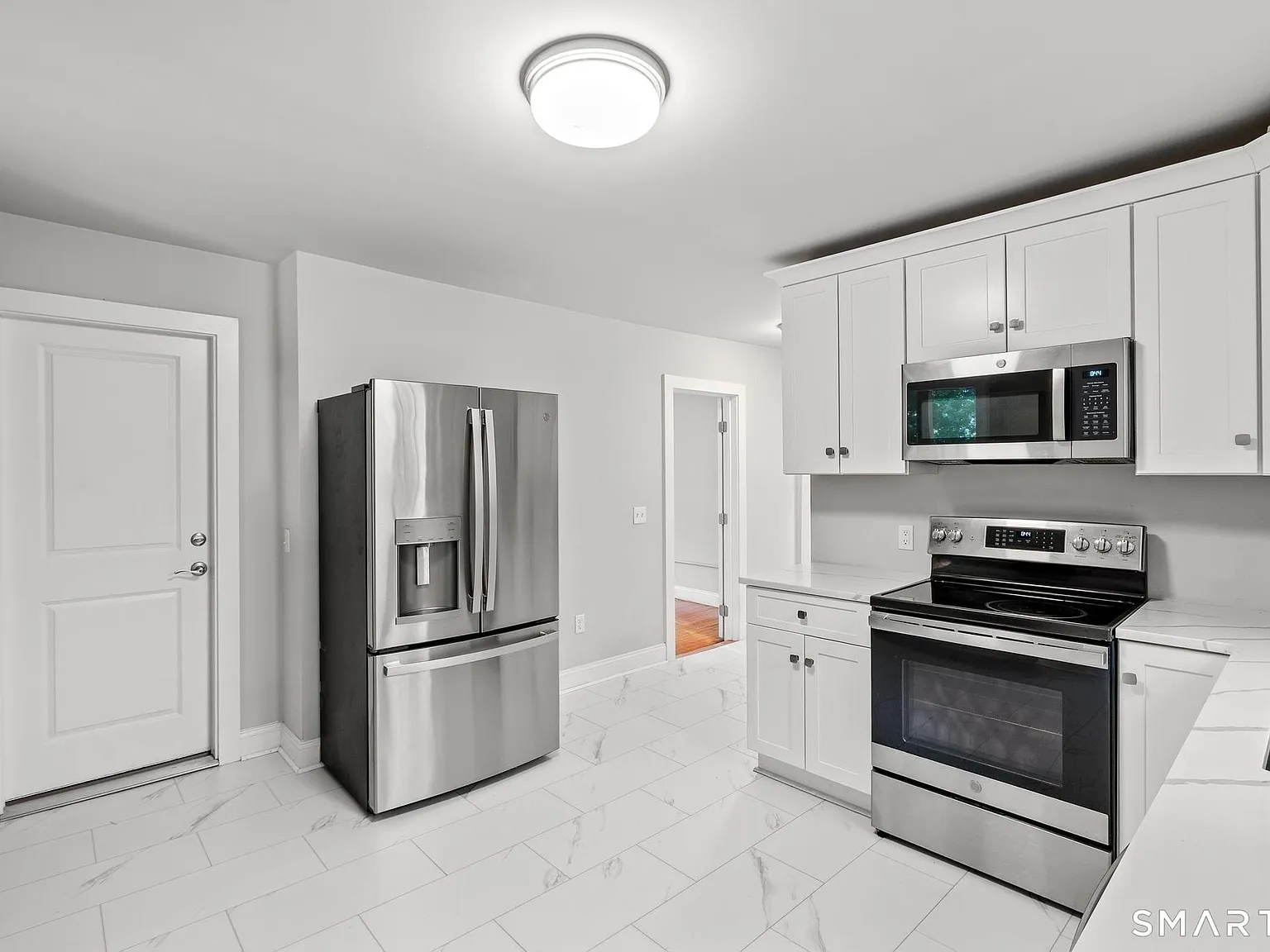 324 Washington St — Photo 4