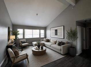 14102 Kornblum Ave APT 18, Hawthorne, CA 90250