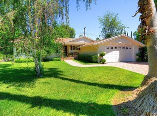 20415 Tiara St, Woodland Hills, CA 91367