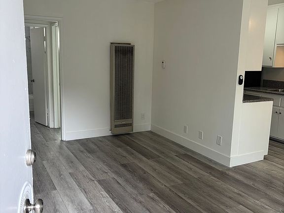 4th image of 1502 Wellesley Ave #8-106
