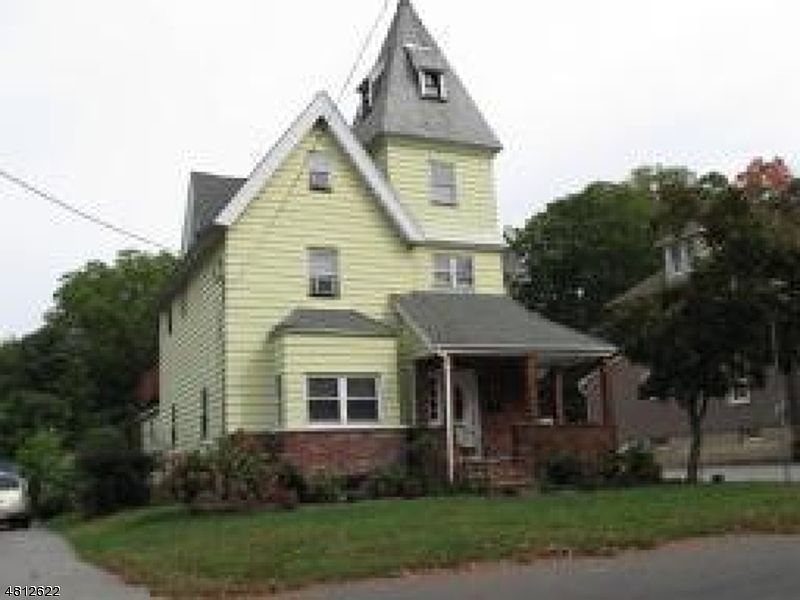 2nd image of 6 Glenwild Ave