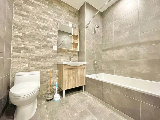 Rented by Doorway NYC, LLC | media 37