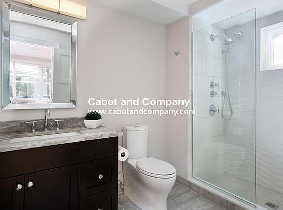 4th image of 36 Longwood Ave #11
