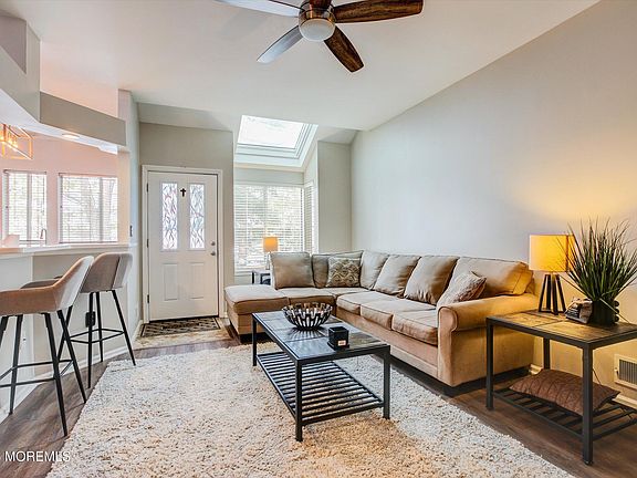 3rd image of 18 Birchwood Road