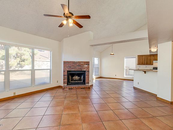 5th image of 729 N Los Feliz Dr