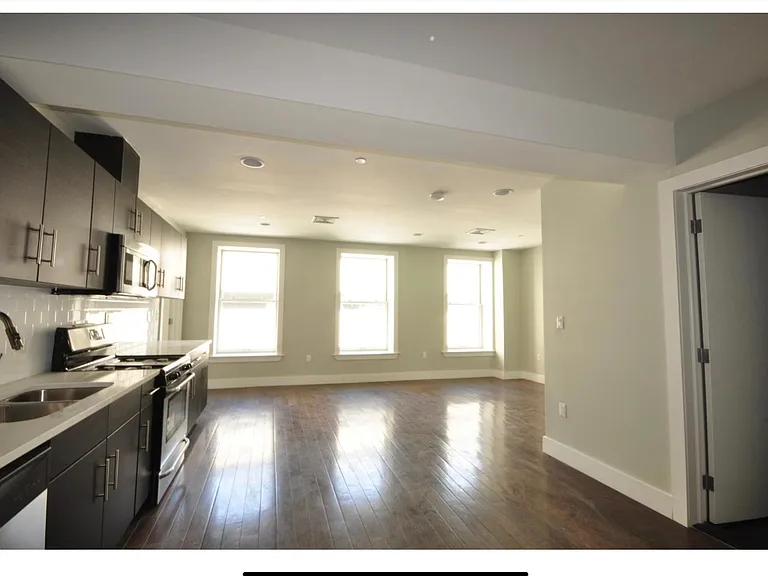 87 Beaver St #3D — Photo 17