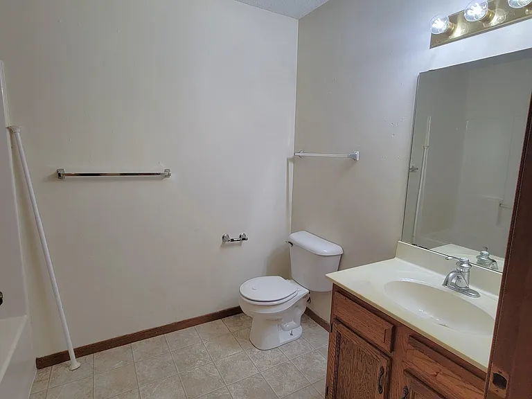 855 Highview Dr #A — Photo 6