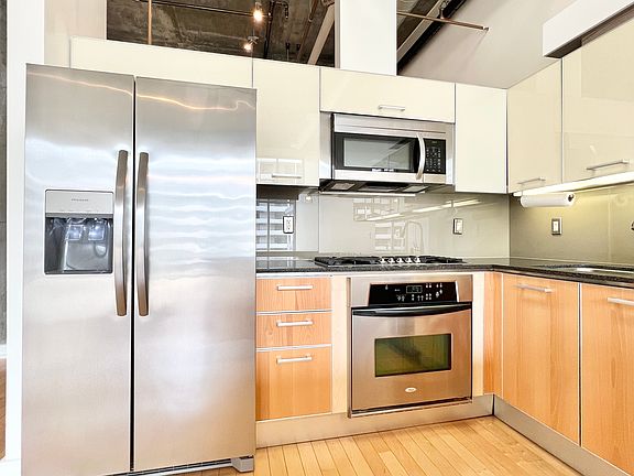 5th image of 645 W 9th St APT 736