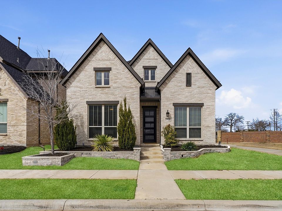 1st image of 1925 Cathedral Dr