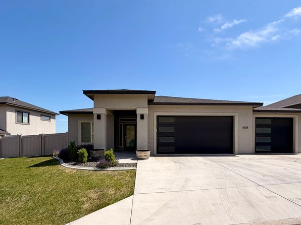1808 Somers Ln