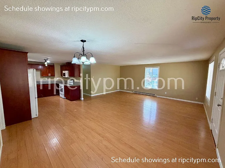 17500 E Burnside St — Photo 6