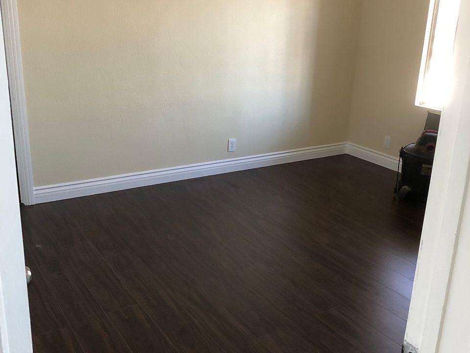 1st image of 10941 S Figueroa St
