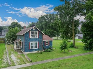 300 N Bogardus St, Elkhart, IL 62634