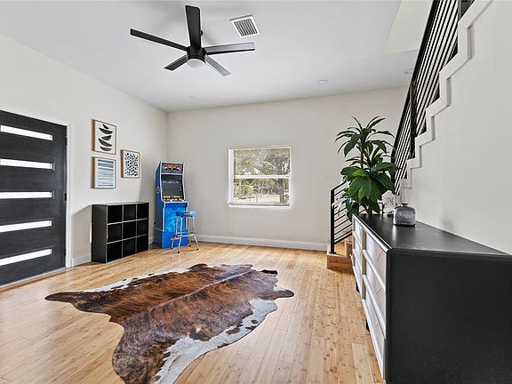 2nd image of 680 25TH AVENUE S