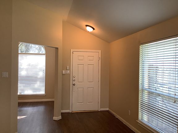 2nd image of 4022 Floral Way Ct