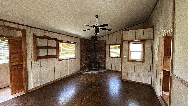 2704 S Glenwood Ave — Photo 9