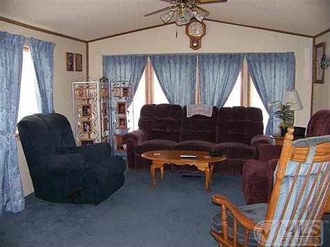 1st image of 12 Parkway Dr
