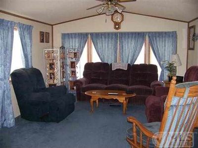 12 Parkway Dr, Gladstone, MI, 49837