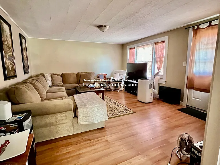48 Alma St — Photo 2