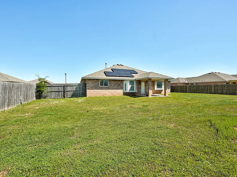 915 Lazywood Dr — Photo 37