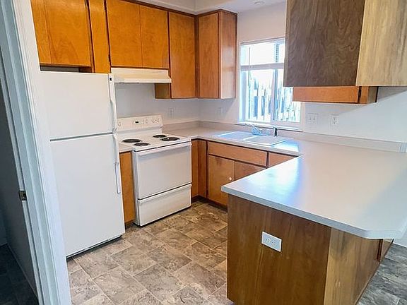 4th image of 1527 Hollyhock Dr #1527D