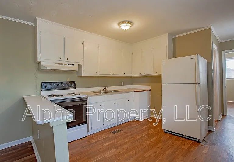 105 Foster Cir #12 — Photo 4