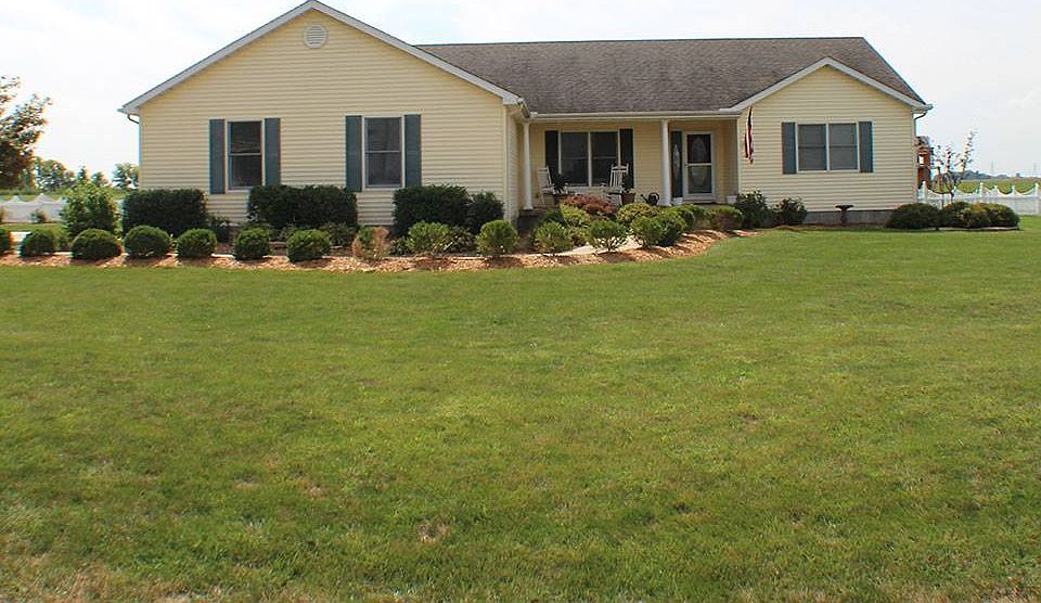 473 W Elm St, Argenta, IL 
