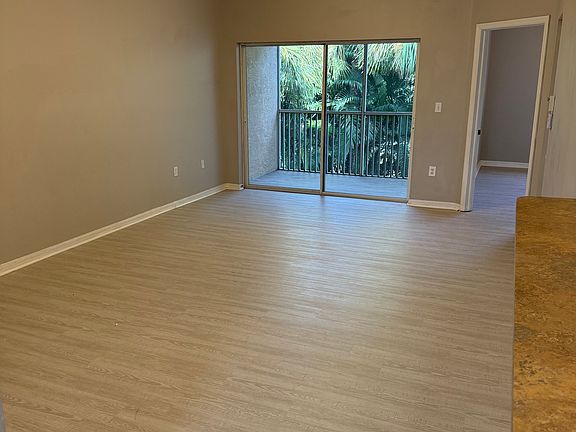 4th image of 15441 Bellamar Cir APT 1125