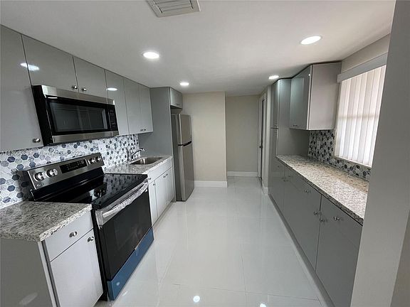 4th image of 8775 Park Blvd APT 409