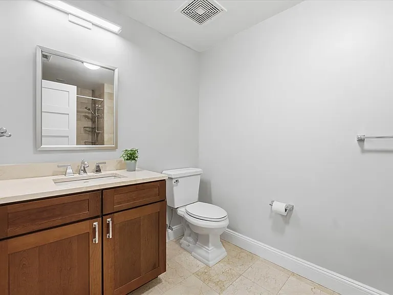 225 Stanley Ave #313 — Photo 11
