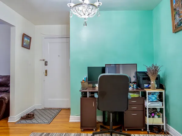 140-21 Burden Crescent image 6 of 10