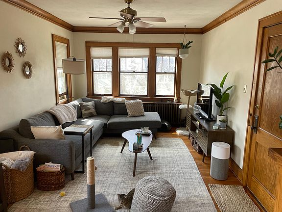 2nd image of 3221 Fremont Ave S