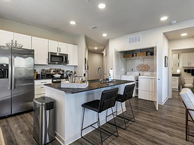 Guest Suite - Kitchen