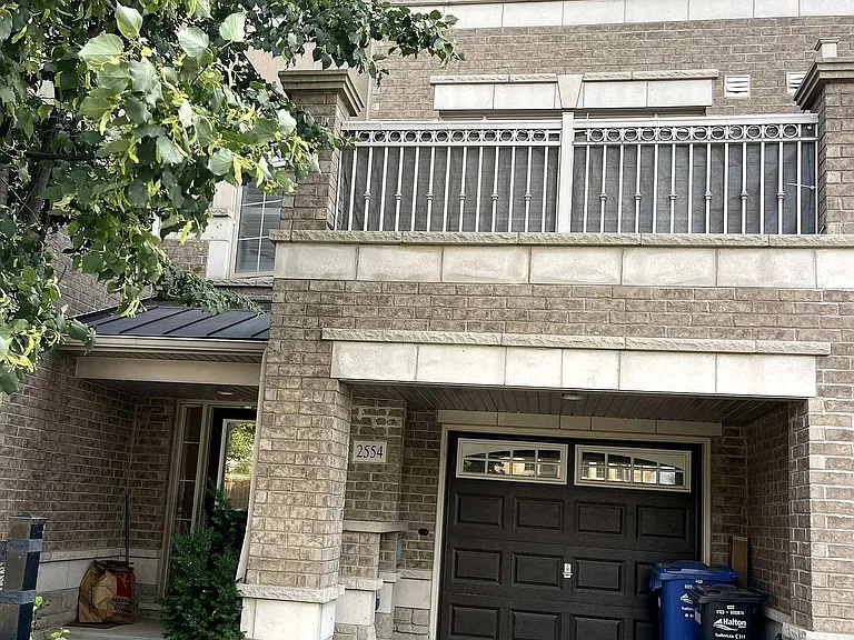 2554 Grand Oak Trl — Photo 1
