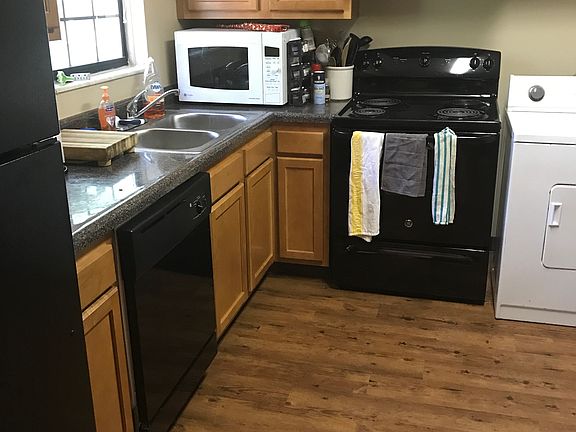 3rd image of 4796 Archdale Ln #B
