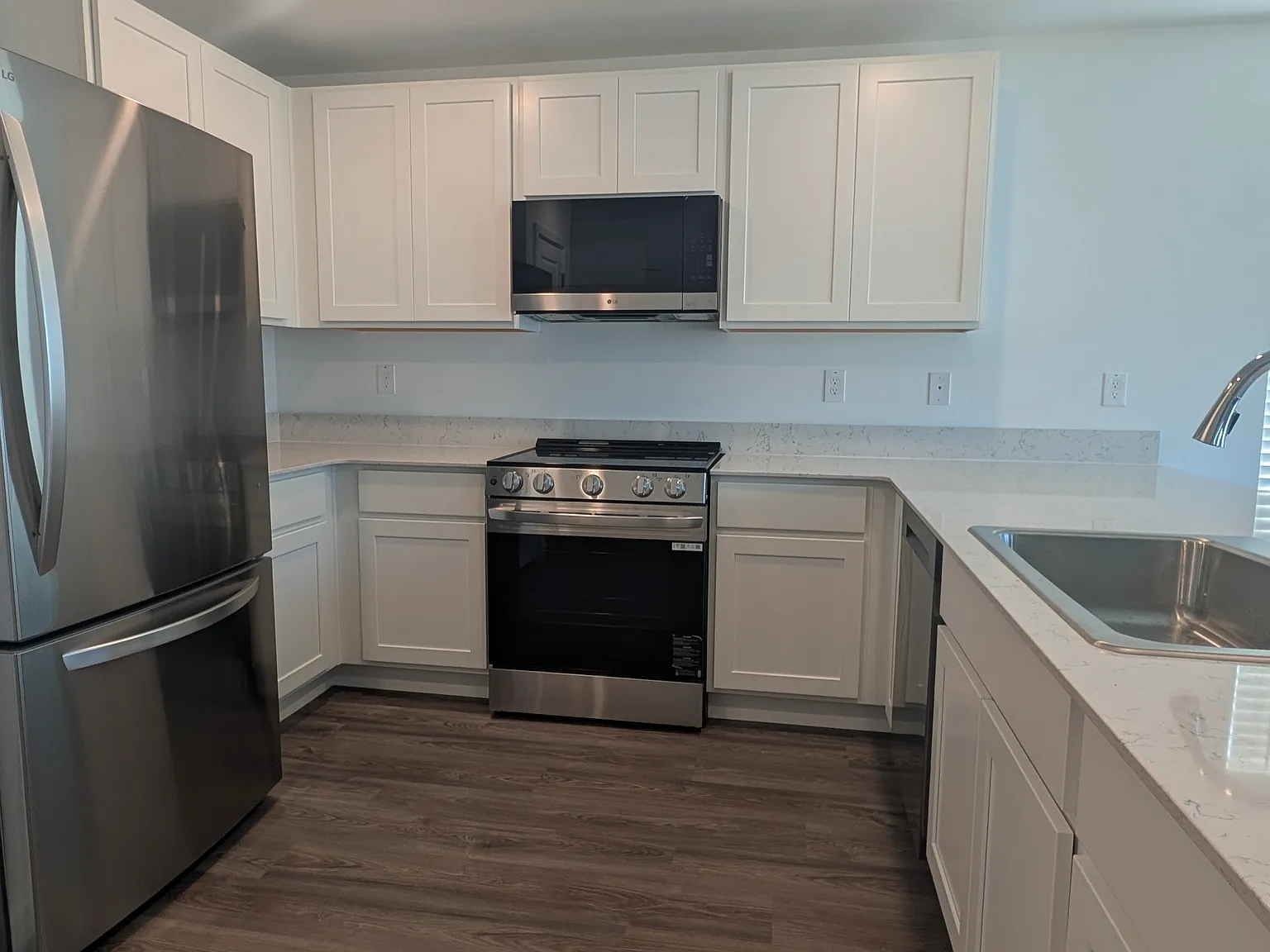 5 bed, 2179 sqft, $2,099 — Photo 3