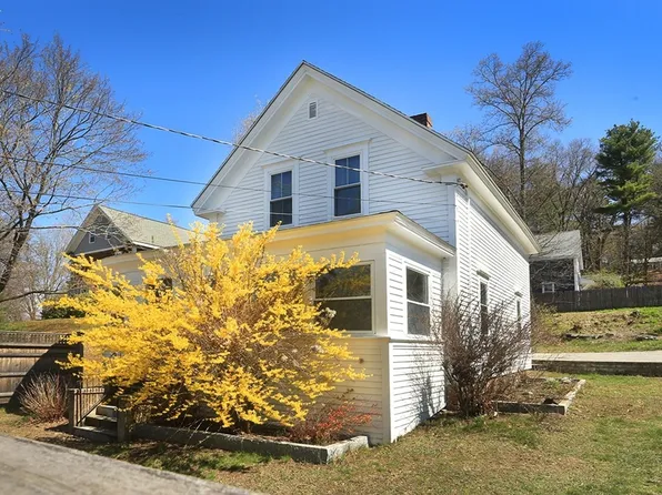 48 School St, Groveland, MA 01834