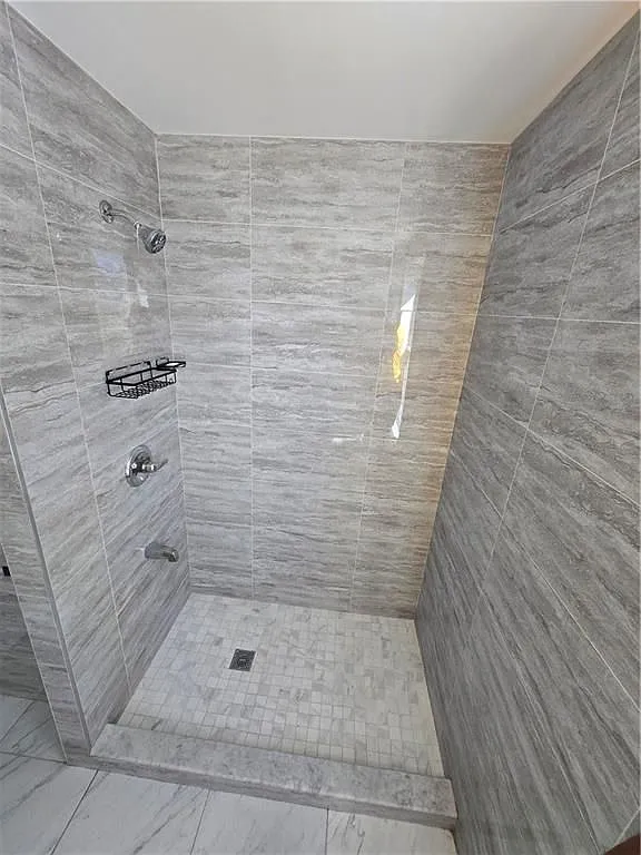 2 bed, 1.0 bath, 800 sqft, $1,999 — Photo 4