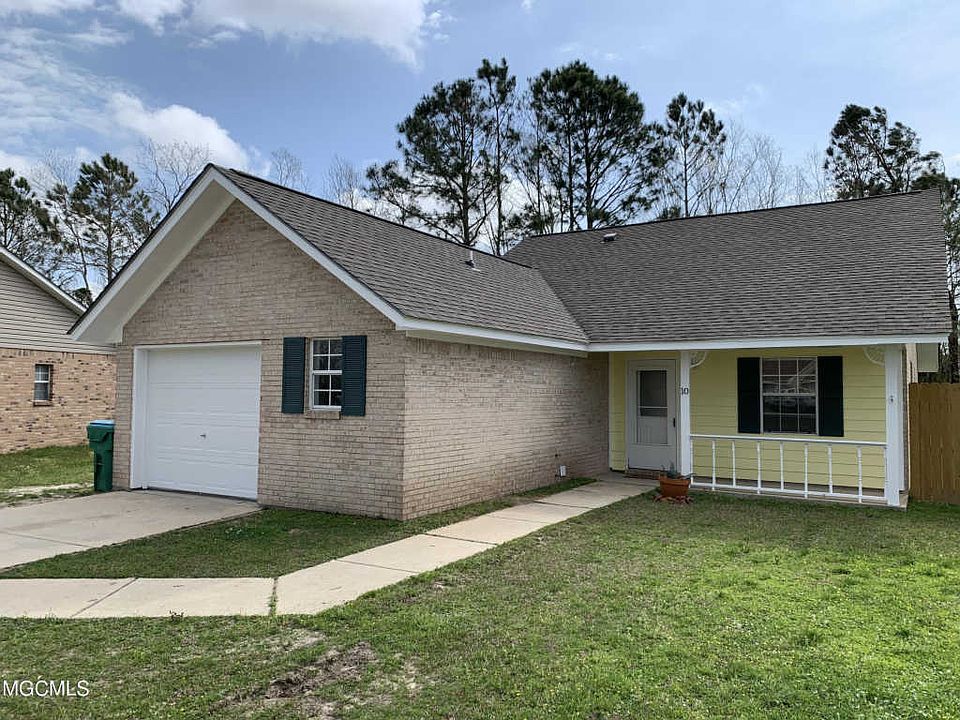 1st image of 10 Fleetwood Dr