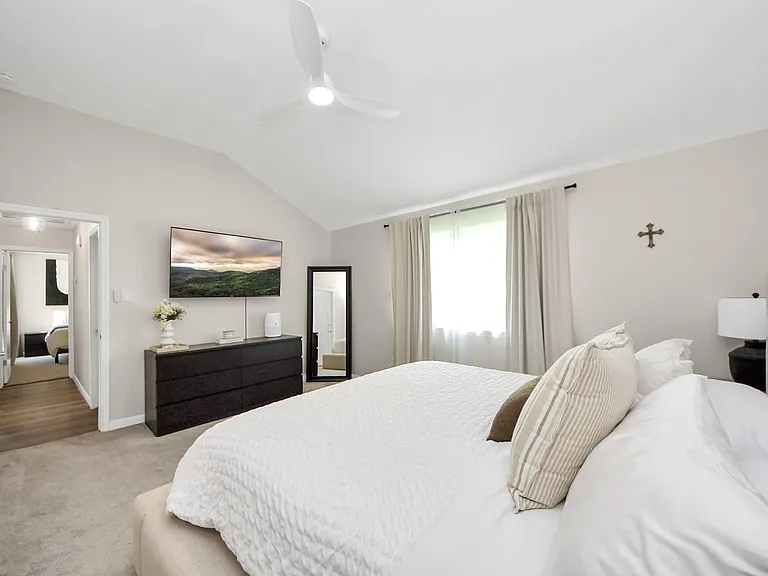 18019 Autumn Hills Dr — Photo 16