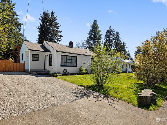 2nd image of 16046 25th Avenue NE