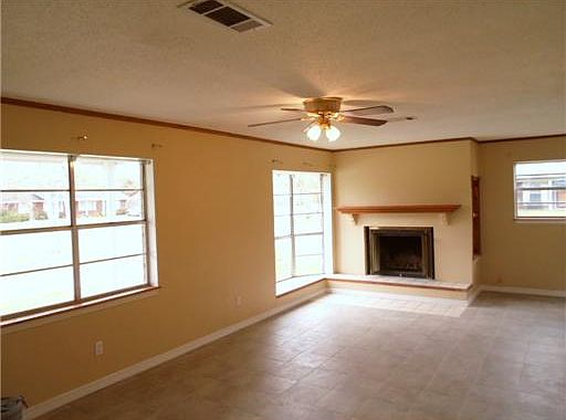 3rd image of 124 Brentwood Blvd