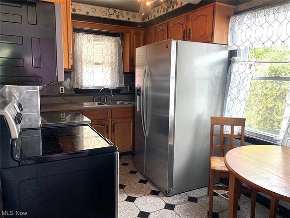 5th image of 3884 Wendy Dr
